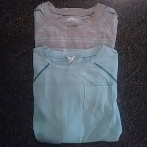 2 t-shirts/longsleve